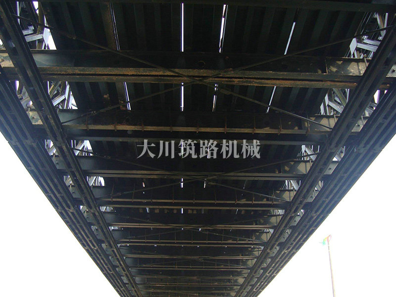 郴州大川筑路機(jī)械有限公司,湖南筑養(yǎng)路工程機(jī)械生產(chǎn)銷售,湖南筑養(yǎng)路工程鋼橋生產(chǎn)銷售